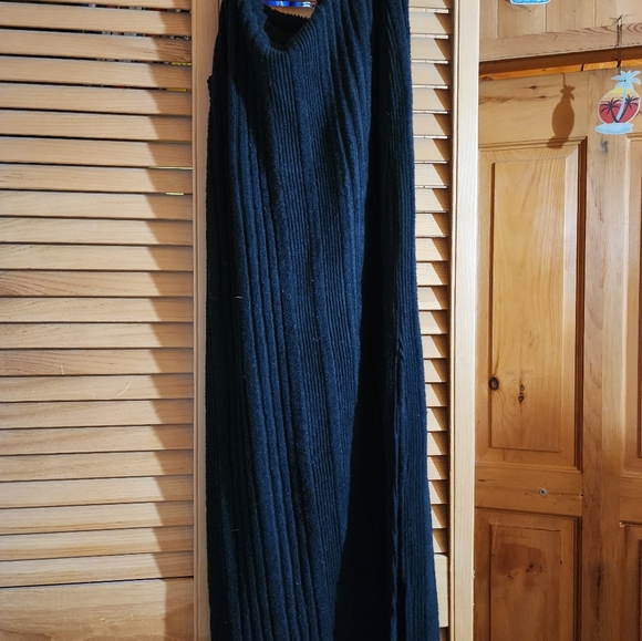 Ensemble - Picture 2 of 4